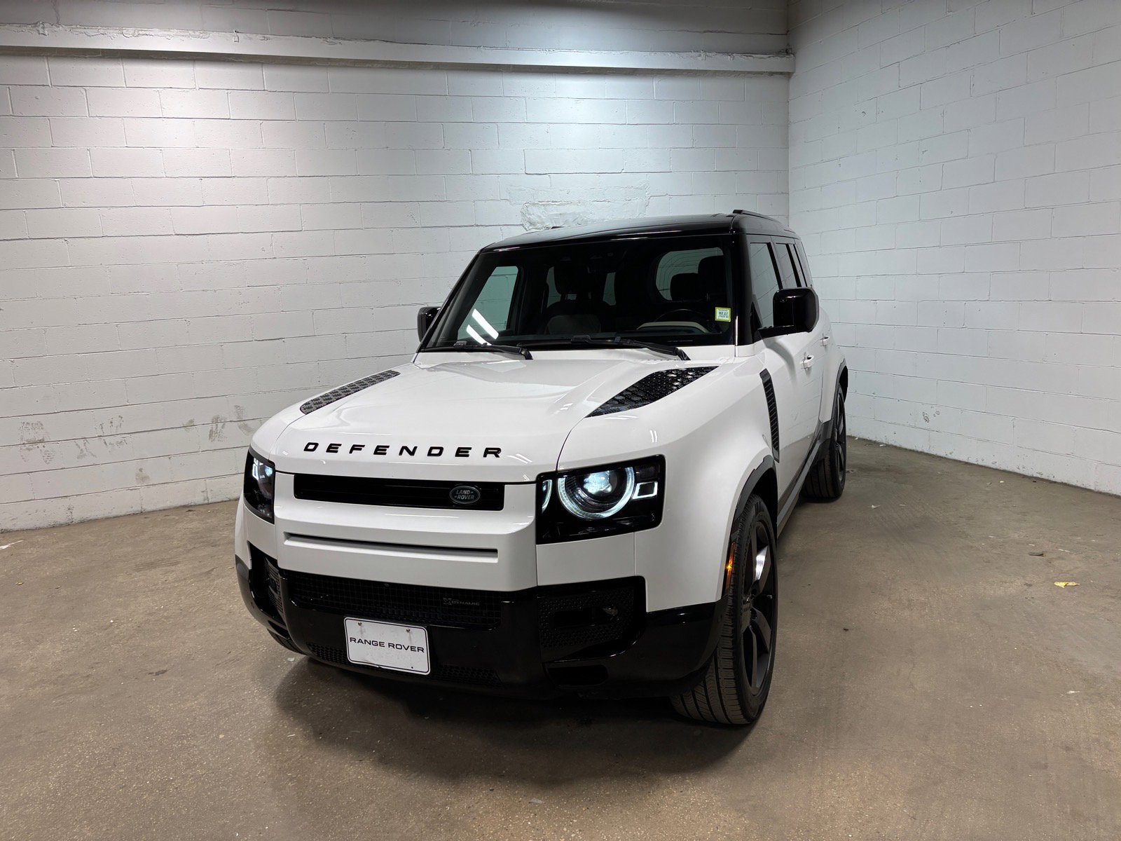 Used 2022 Land Rover Defender 110 X-Dynamic HSE AWD/4WD video 2
