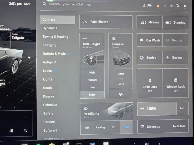 Used 2024 Tesla Cybertruck AWD Crew Cab image 48
