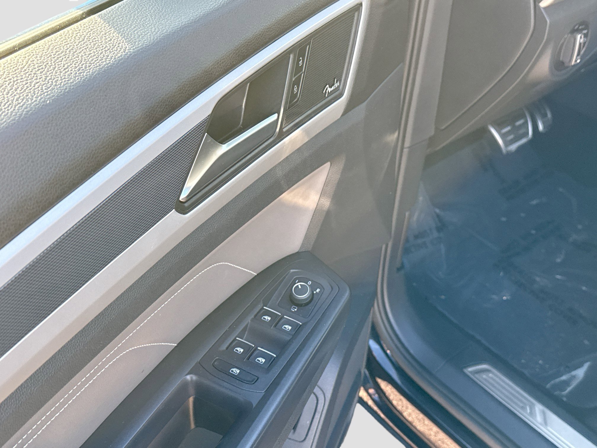 Used 2023 Volkswagen Atlas Cross Sport SEL Premium R-Line image 23