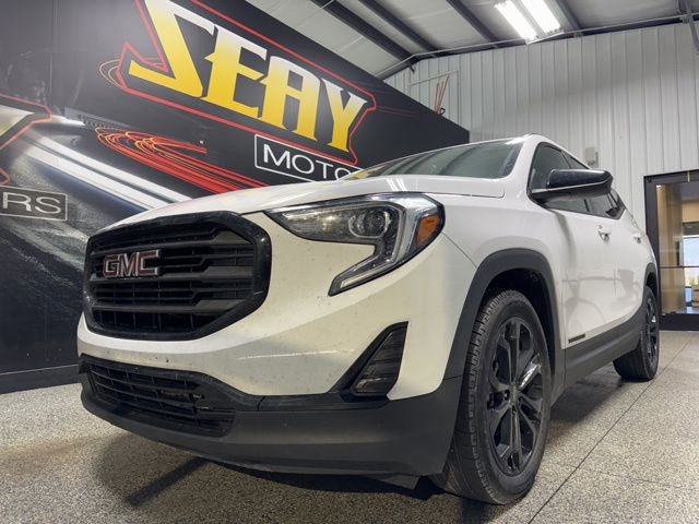 Used 2020 GMC Terrain SLE w/ Driver Convenience Package image 2