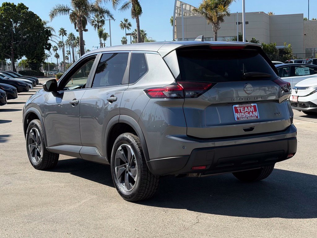 Certified 2024 Nissan Rogue SV FWD image 5