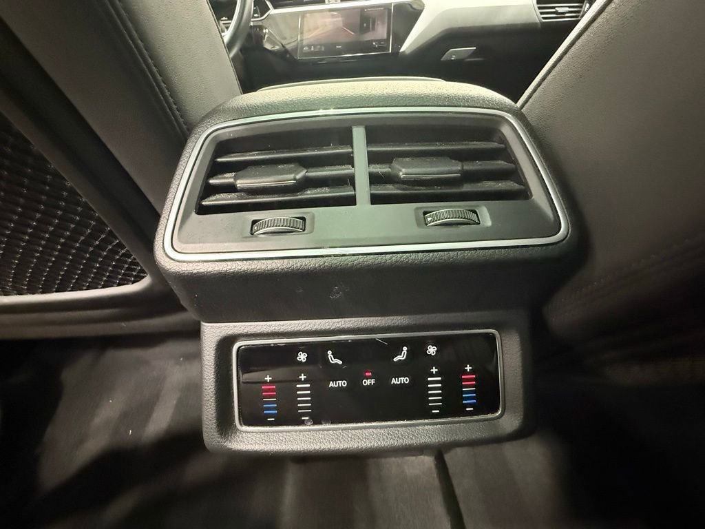 Used 2021 Audi e-tron Premium w/ Convenience Plus Package image 38