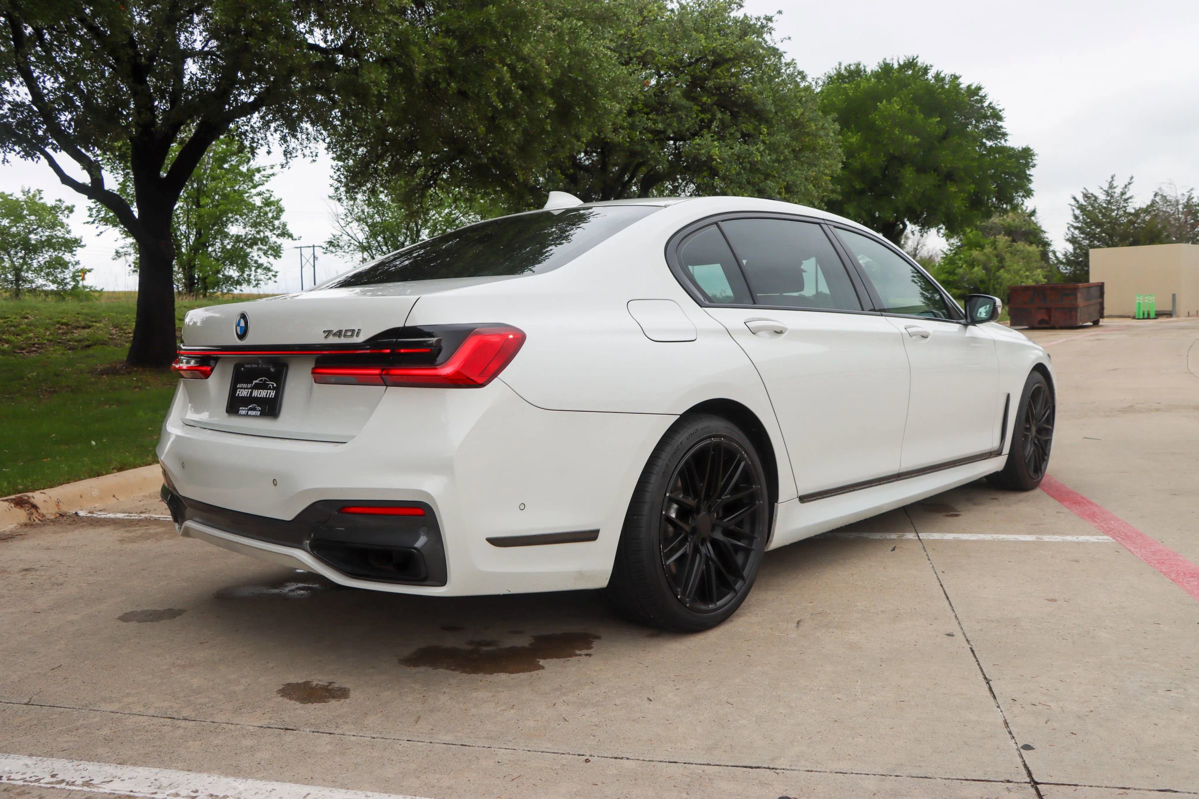 Used 2020 BMW 740i w/ M Sport Package RWD image 7
