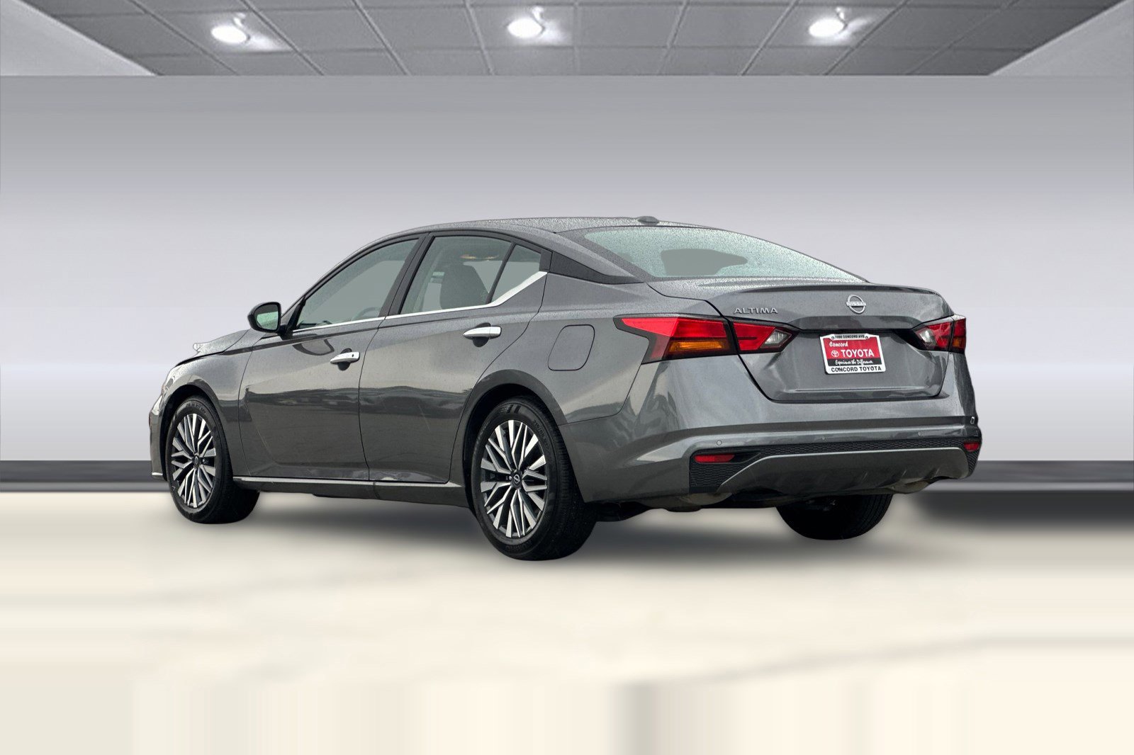Used 2025 Nissan Altima 2.5 SV image 7