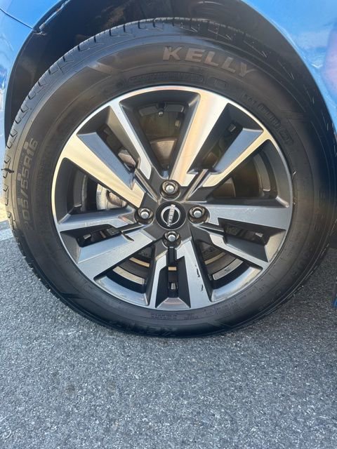 Used 2024 Nissan Versa SV image 8