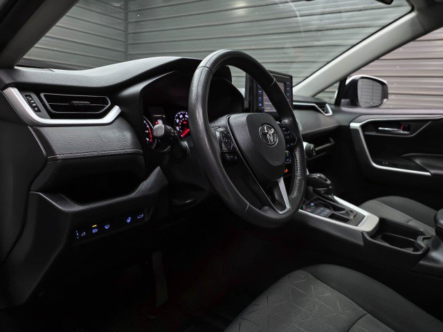 Used 2020 Toyota RAV4 XLE w/ Convenience Package AWD/4WD image 10