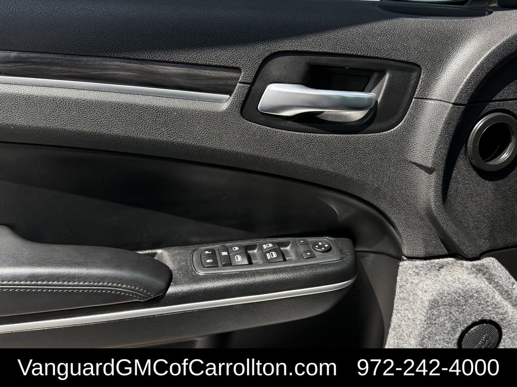 Used 2019 Chrysler 300 Touring w/ Sport Appearance Package RWD image 26