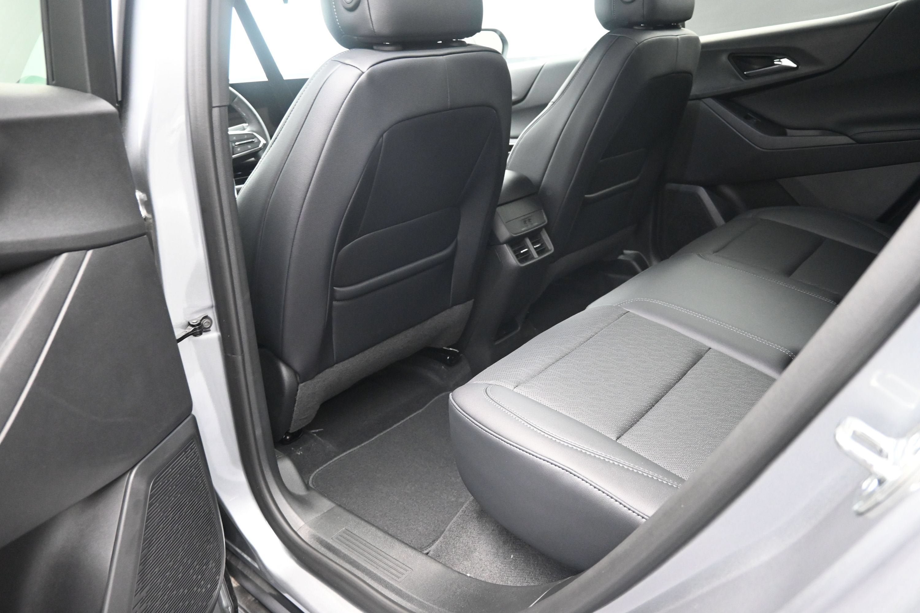 New 2027 Chevrolet Equinox LT w/ Convenience Package II FWD image 29