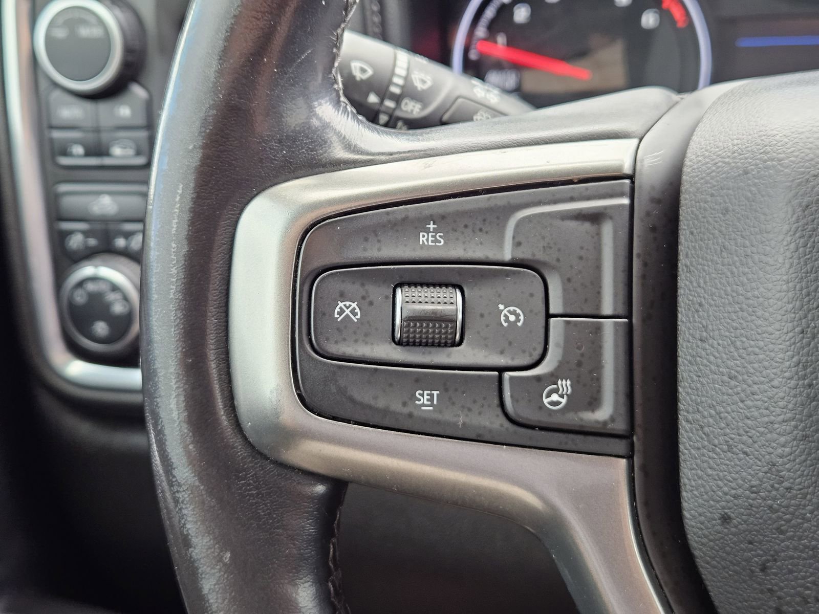 Used 2021 Chevrolet Silverado 1500 LT AWD/4WD image 23