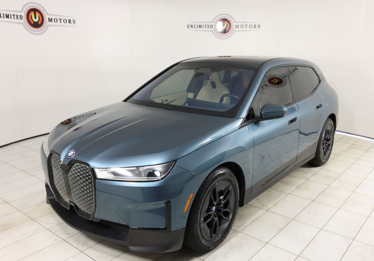 Used 2023 BMW iX xDrive50 w/ Premium Package AWD/4WD image 35