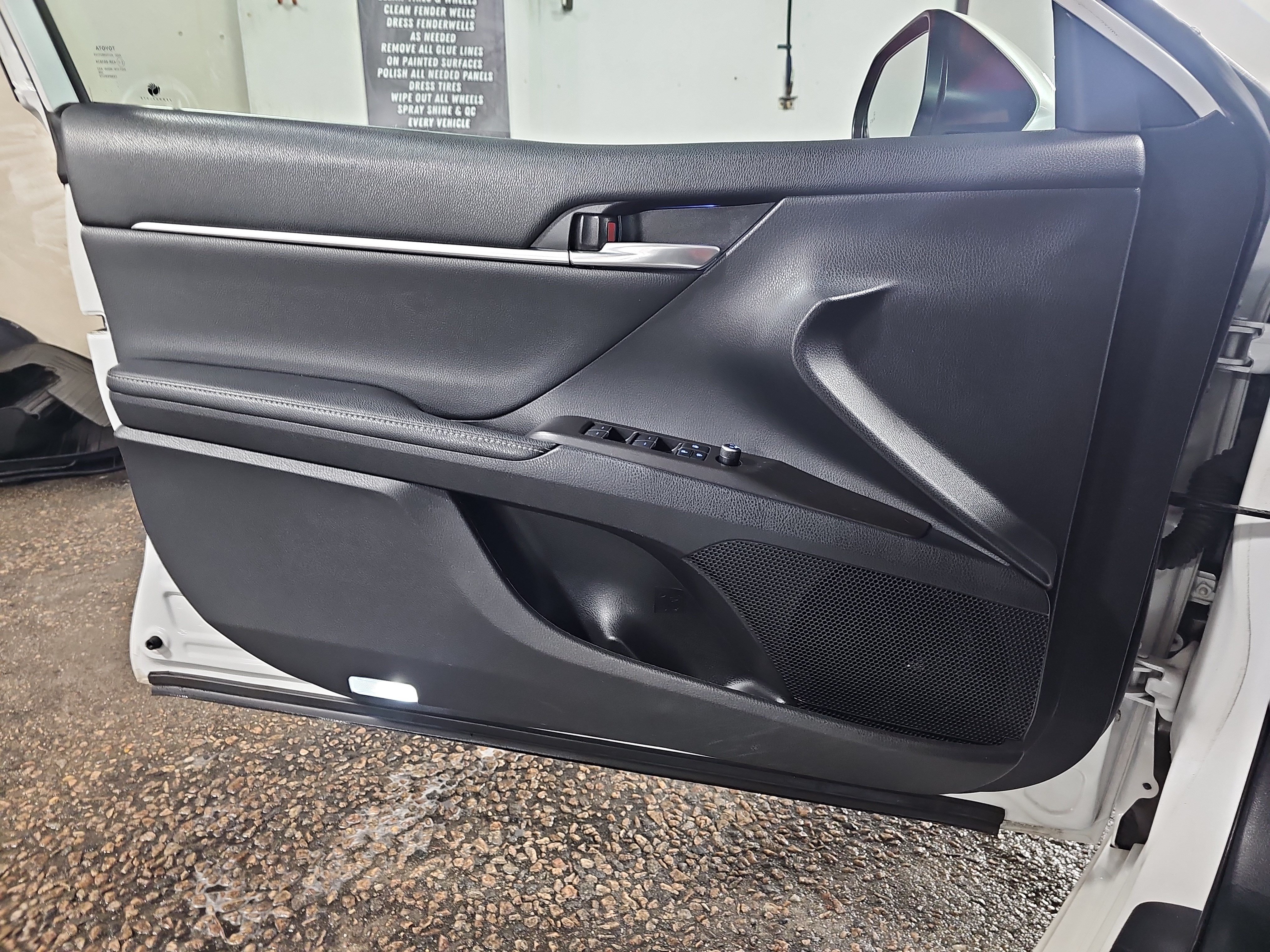 Used 2021 Toyota Camry XSE FWD image 25