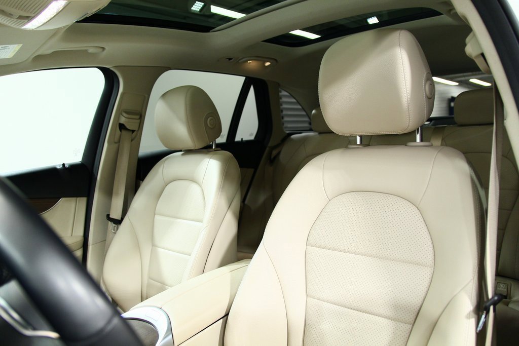 Used 2022 Mercedes-Benz GLC 300 4MATIC image 17