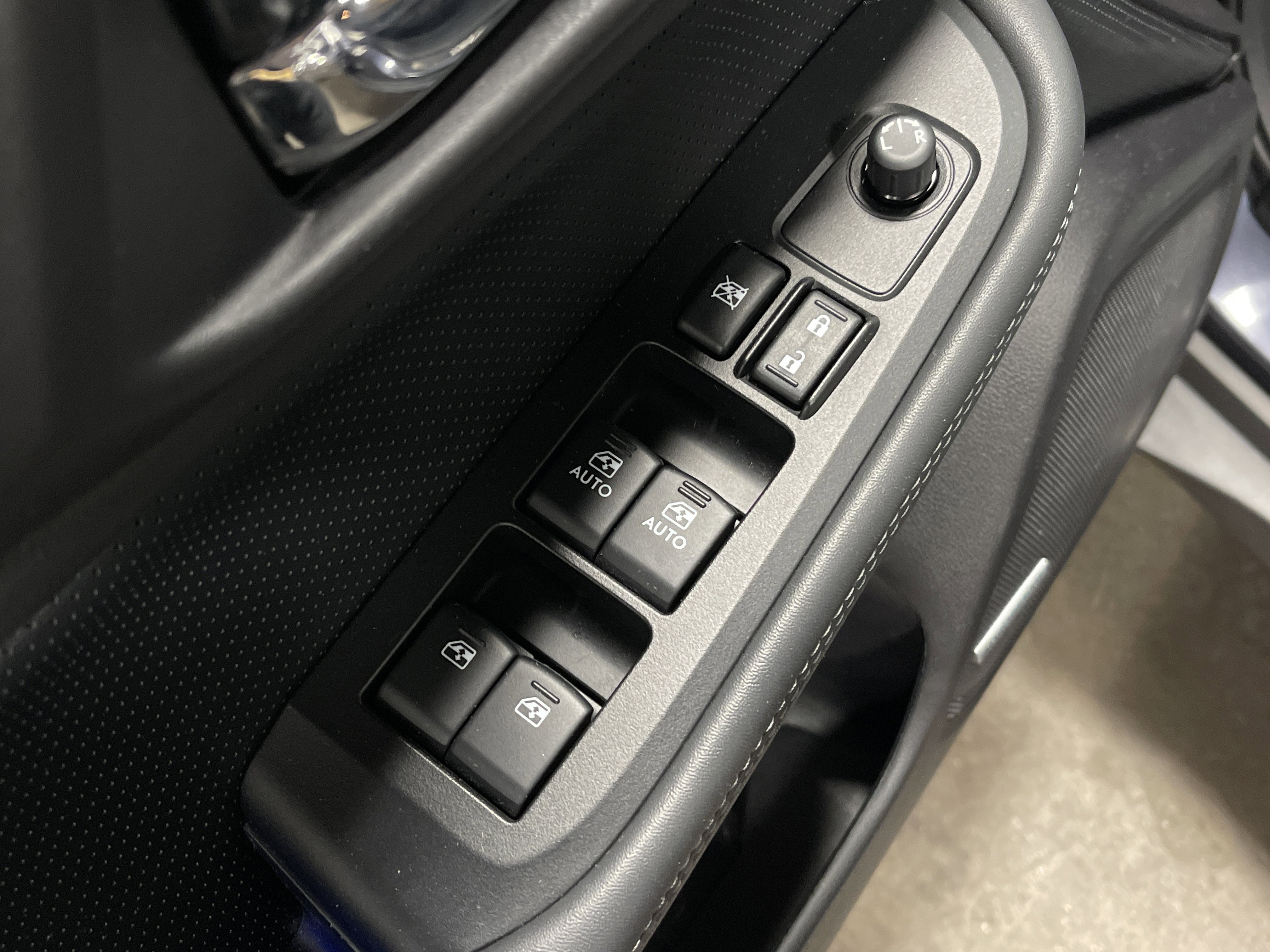 Used 2016 Subaru Outback 2.5i Limited w/ Protection Package #1 image 7