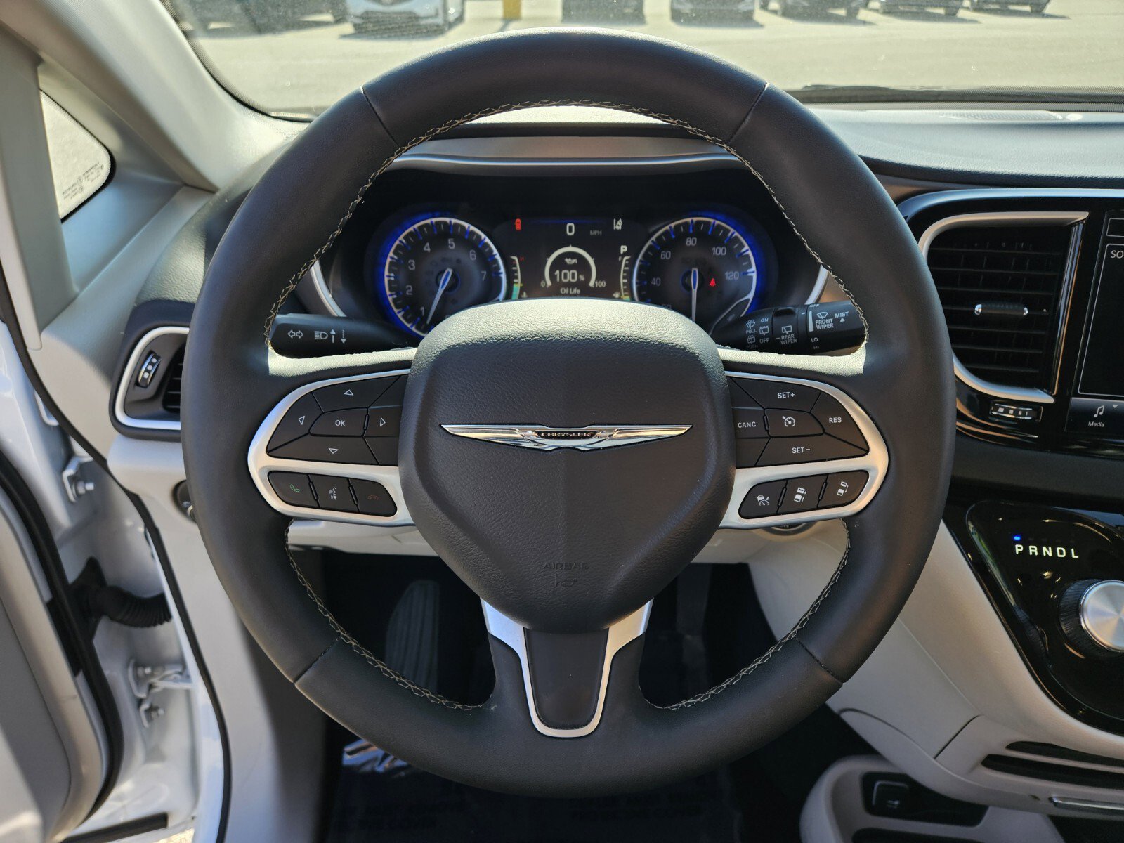 Used 2024 Chrysler Pacifica Touring-L FWD image 23