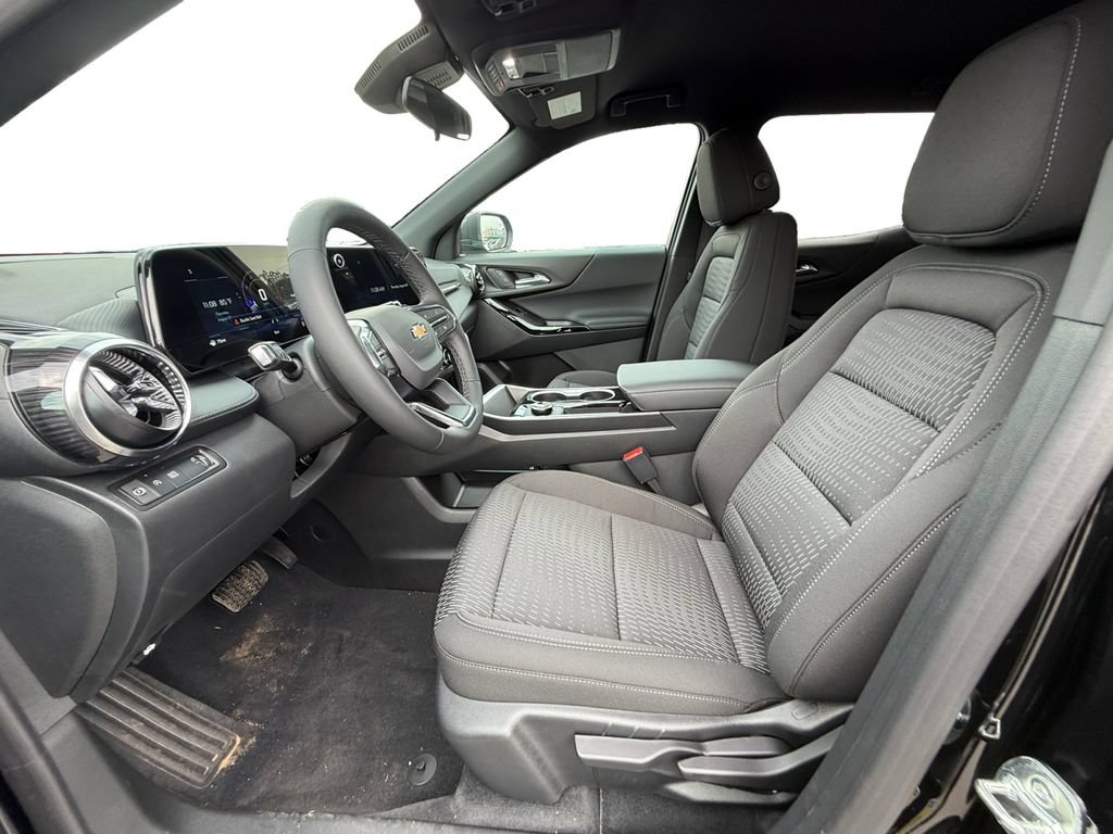 New 2027 Chevrolet Equinox LT FWD image 9