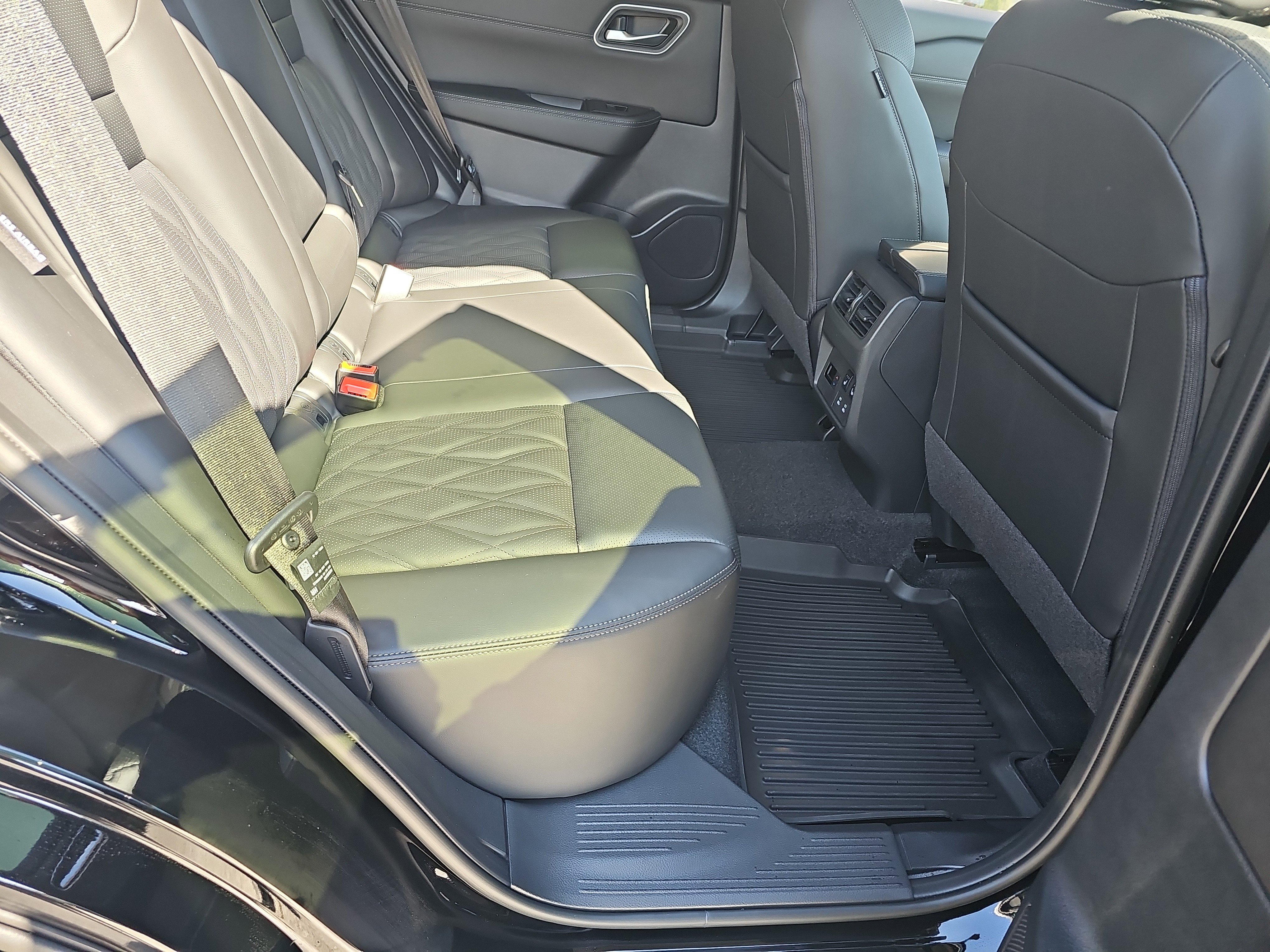 New 2026 Nissan Rogue Platinum AWD/4WD image 23