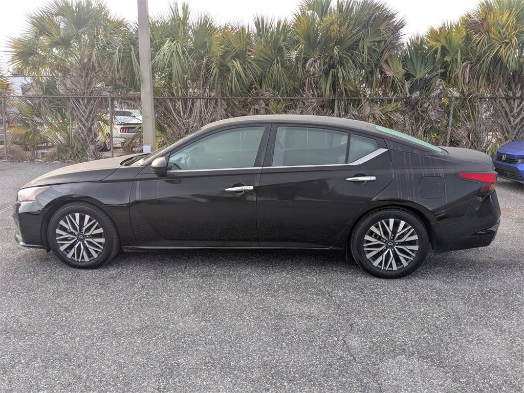 Used 2024 Nissan Altima 2.5 SV image 7