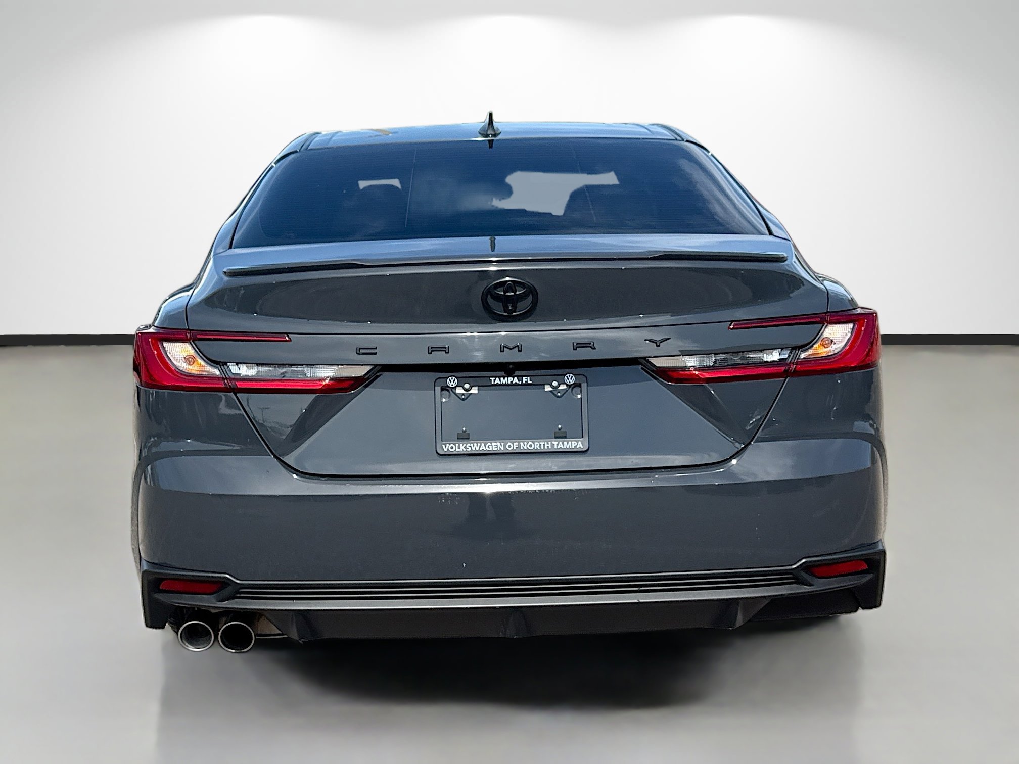 Used 2025 Toyota Camry SE image 4