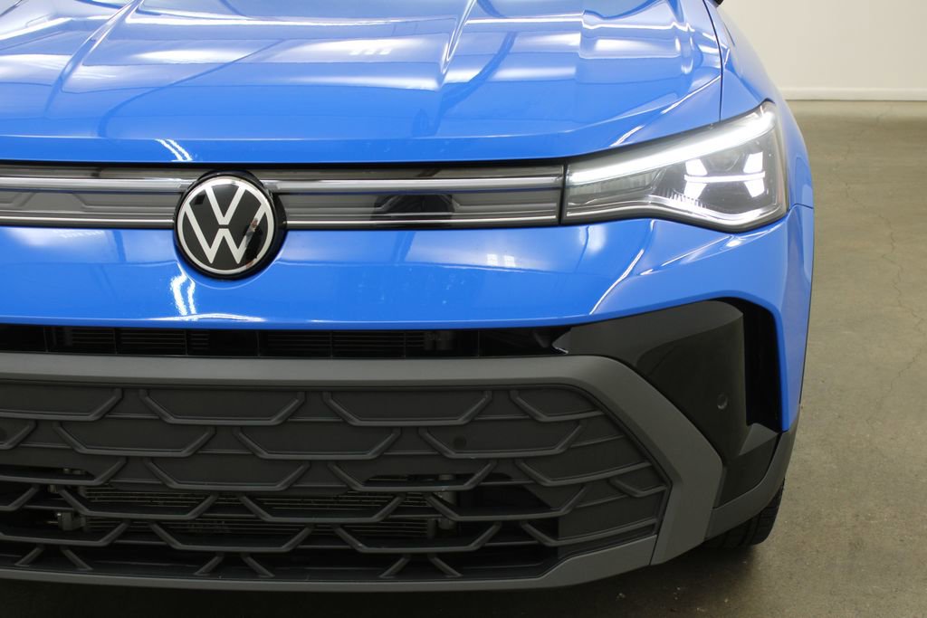 Used 2025 Volkswagen Taos SE AWD/4WD image 8