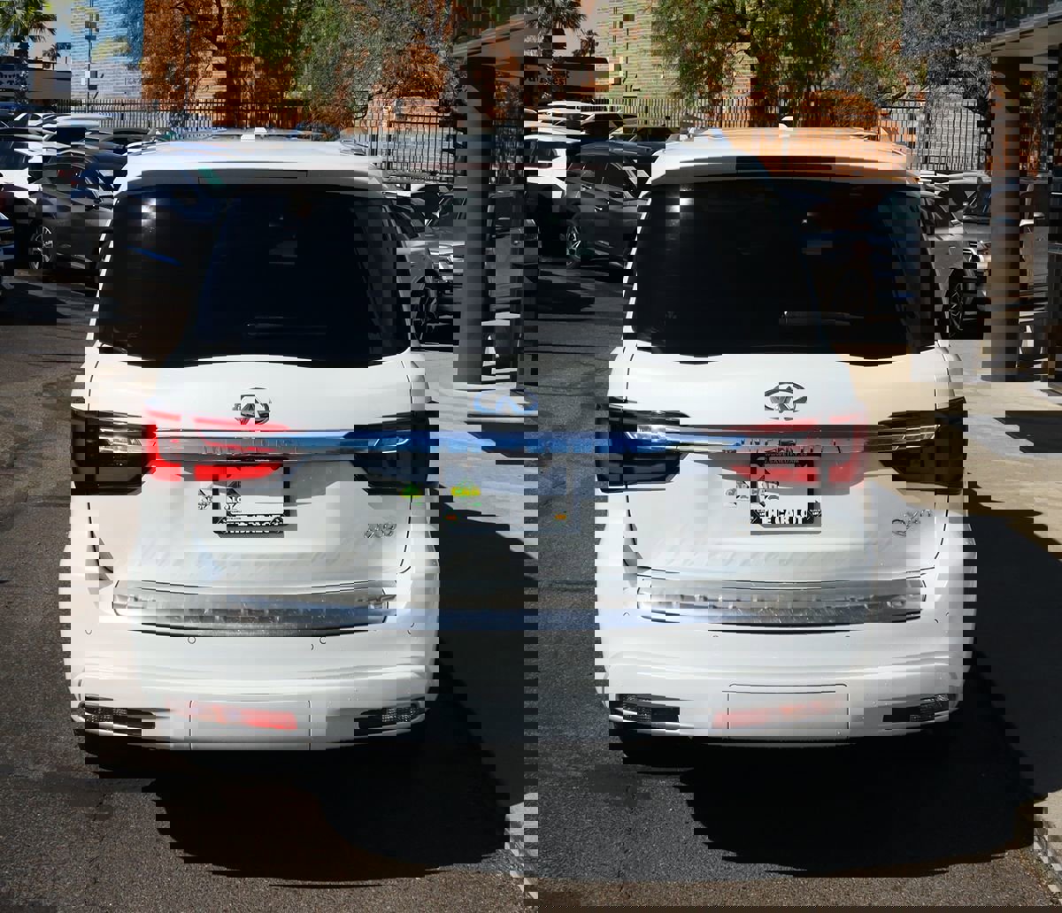 Used 2022 INFINITI QX80 Luxe w/ All-Season Package image 10