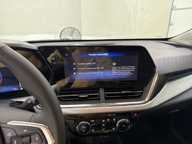 Certified 2026 Chevrolet Trax LT w/ Sunroof Package FWD image 28