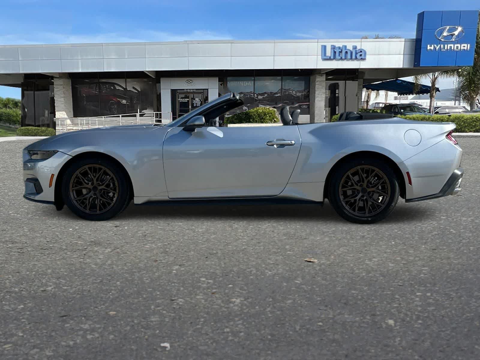 Used 2025 Ford Mustang Premium RWD image 6