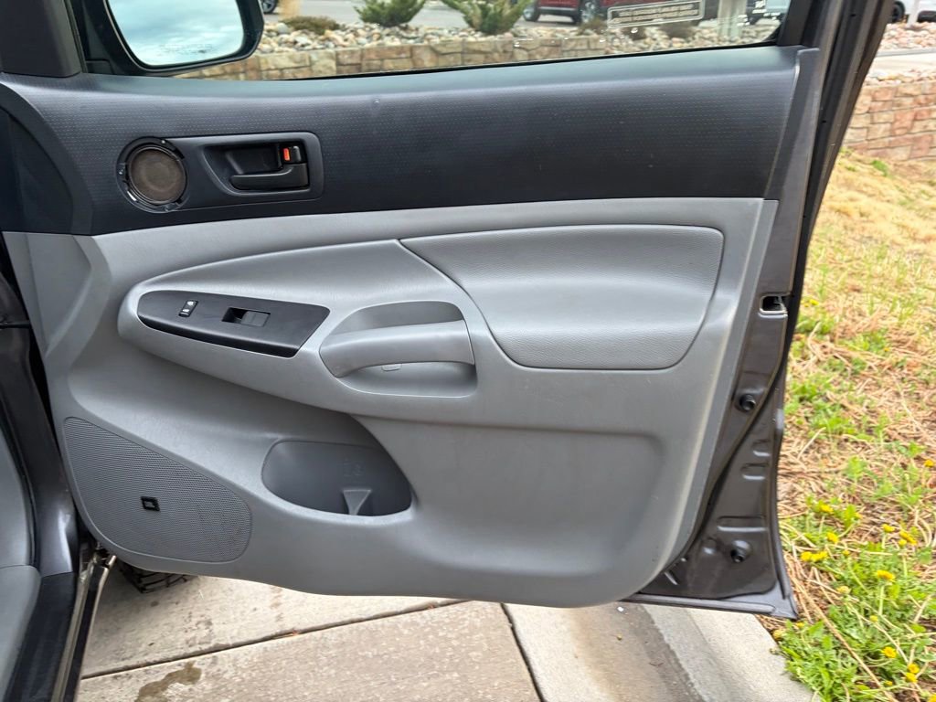 Used 2013 Toyota Tacoma 4x4 Double Cab w/ TRD Off-Road Pkg image 31