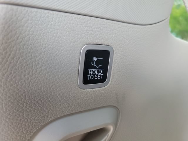 Used 2024 Jeep Wagoneer Series III AWD/4WD image 14