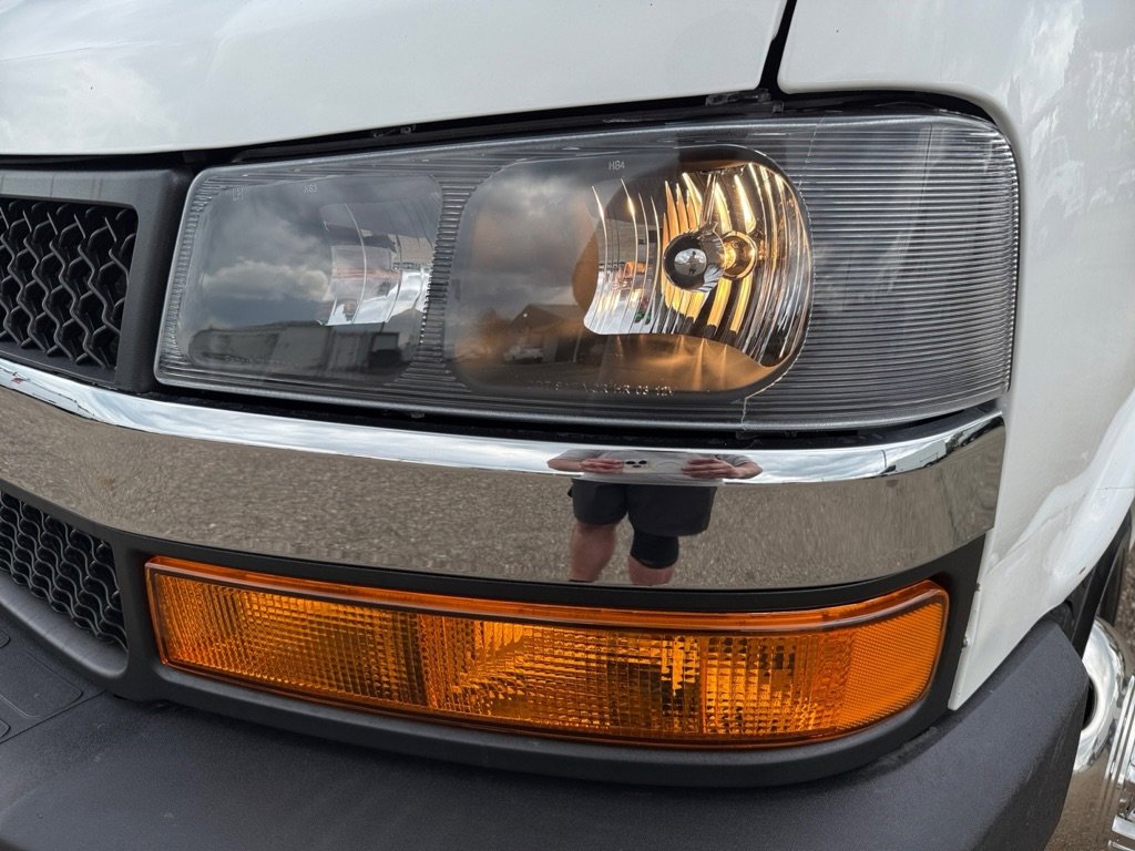 Used 2018 Chevrolet Express 3500 w/ Driver Convenience Package RWD image 25