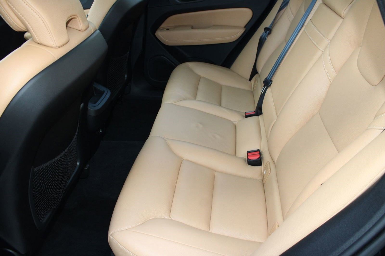 Used 2020 Volvo XC60 T5 Momentum w/ Protection Package Premier image 27