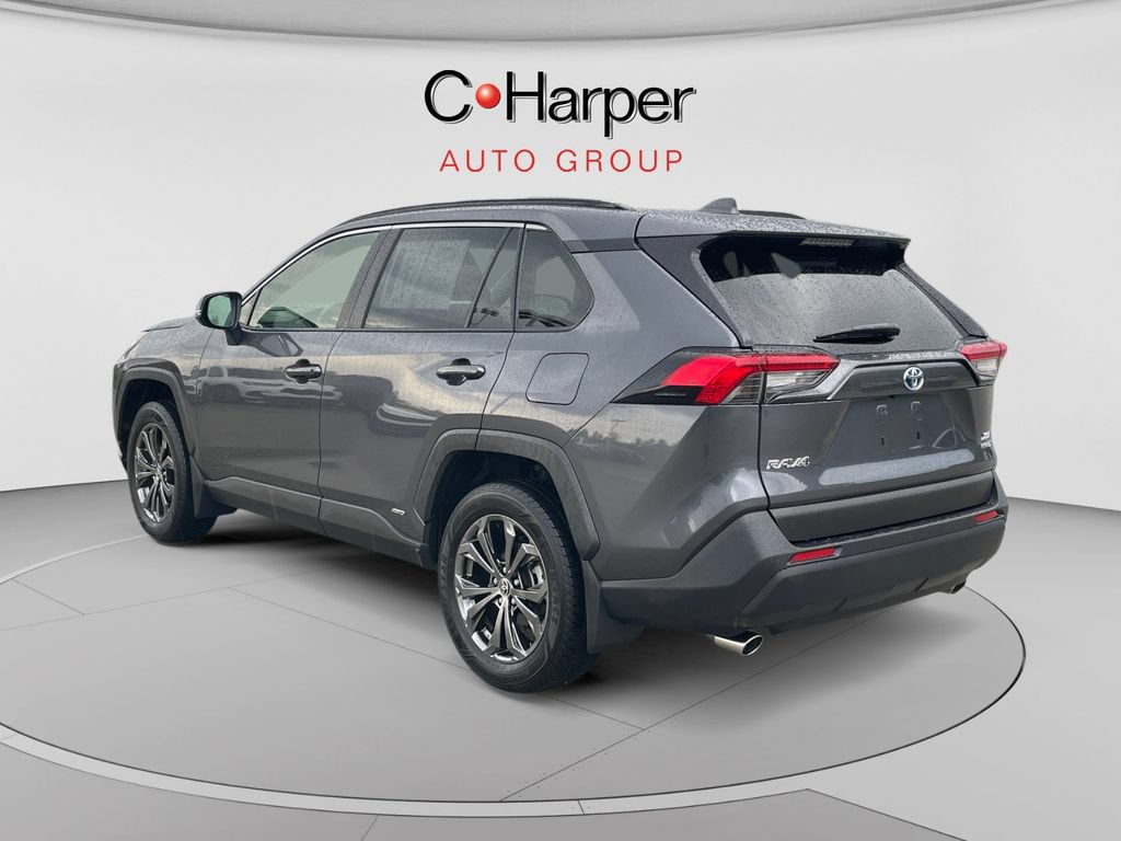 Used 2022 Toyota RAV4 XLE Premium AWD/4WD image 5
