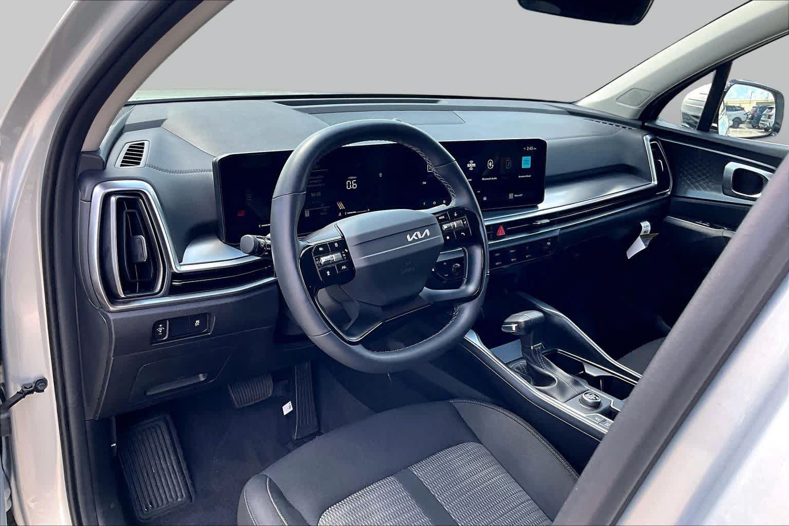 Certified 2026 Kia Sorento LX FWD image 15