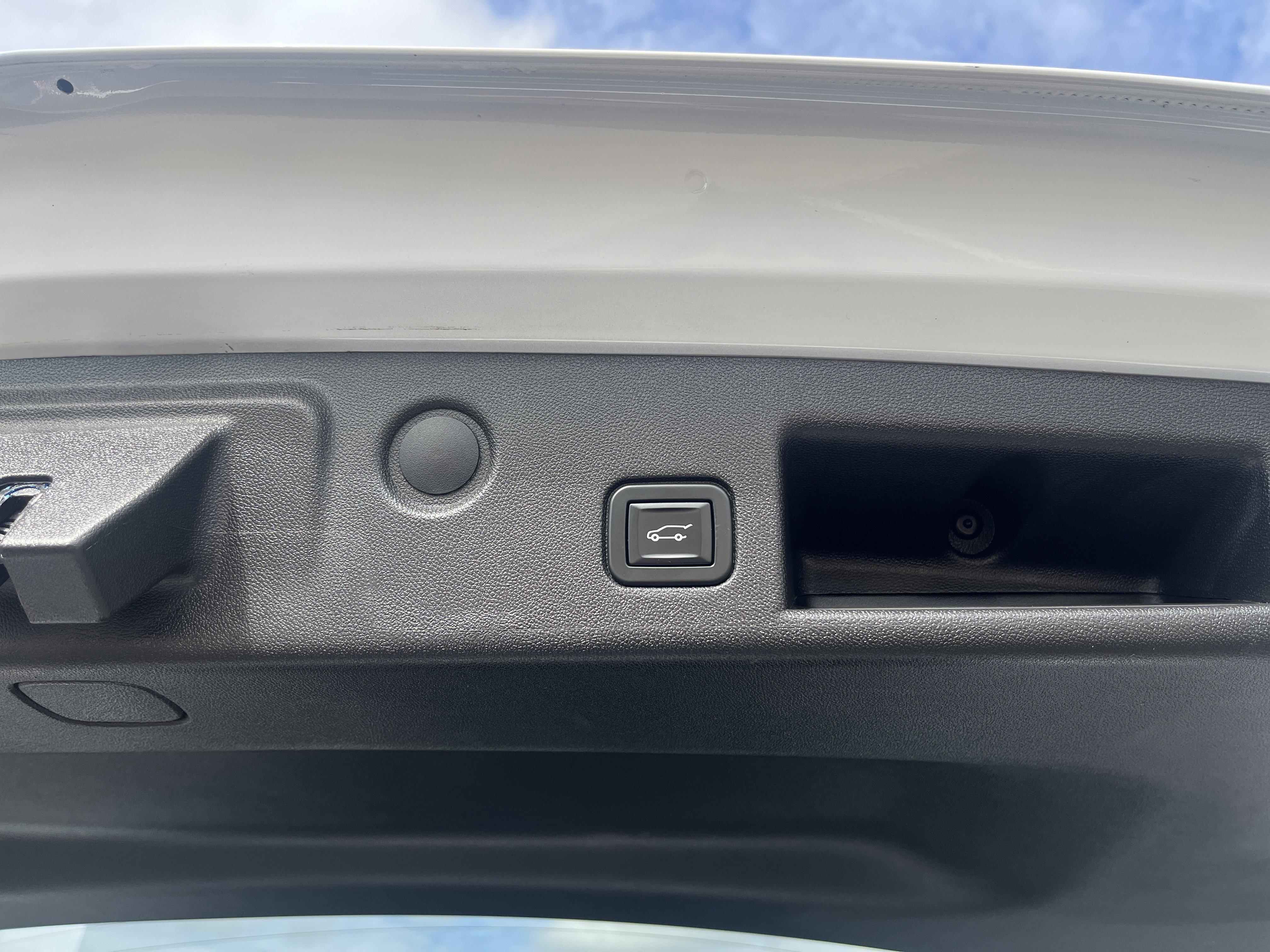 Used 2020 Chevrolet Equinox LT image 19