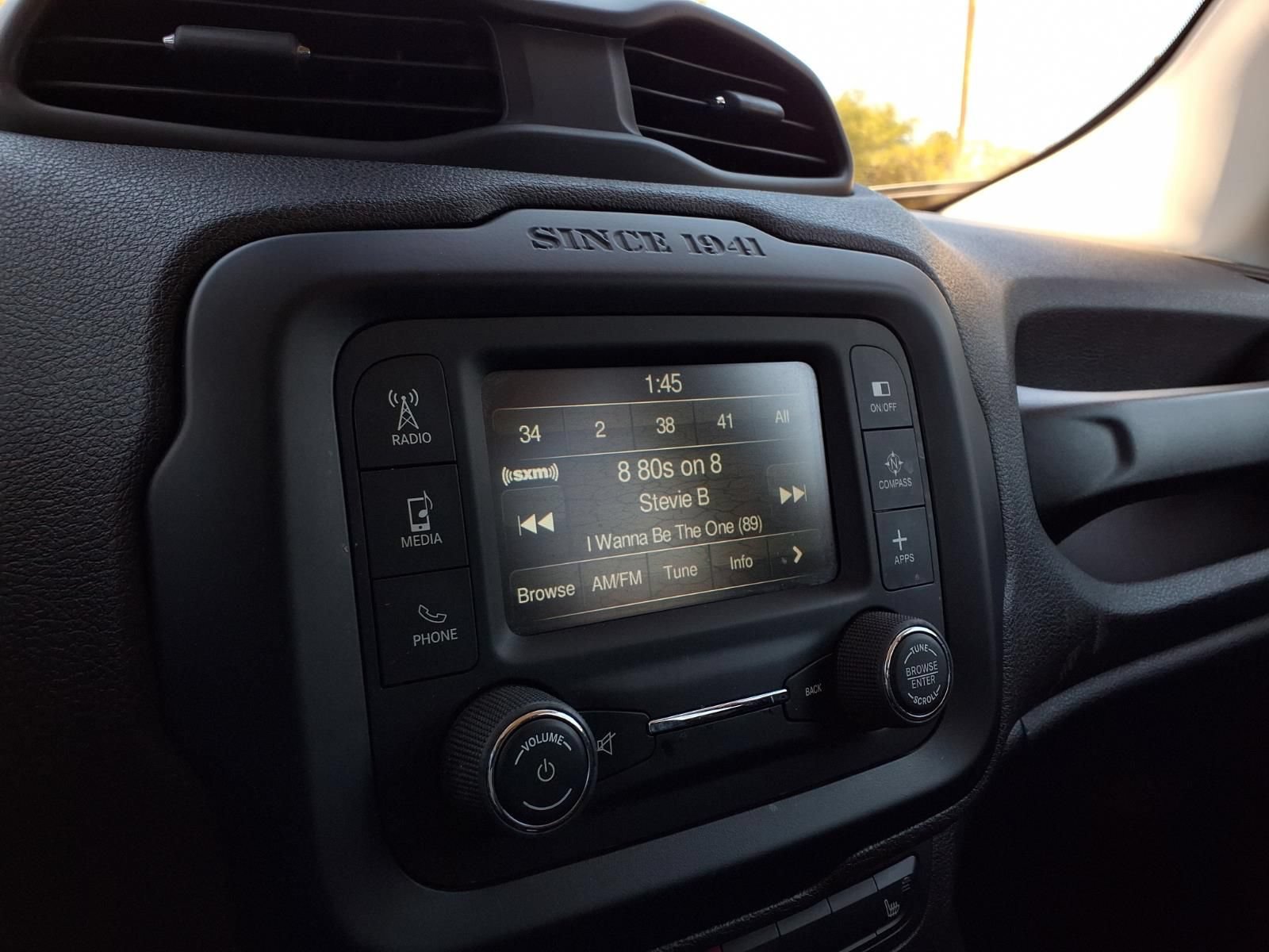Used 2017 Jeep Renegade Limited FWD image 7
