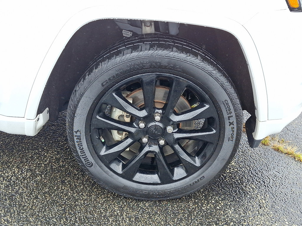 Used 2022 Jeep Grand Cherokee Laredo X image 9