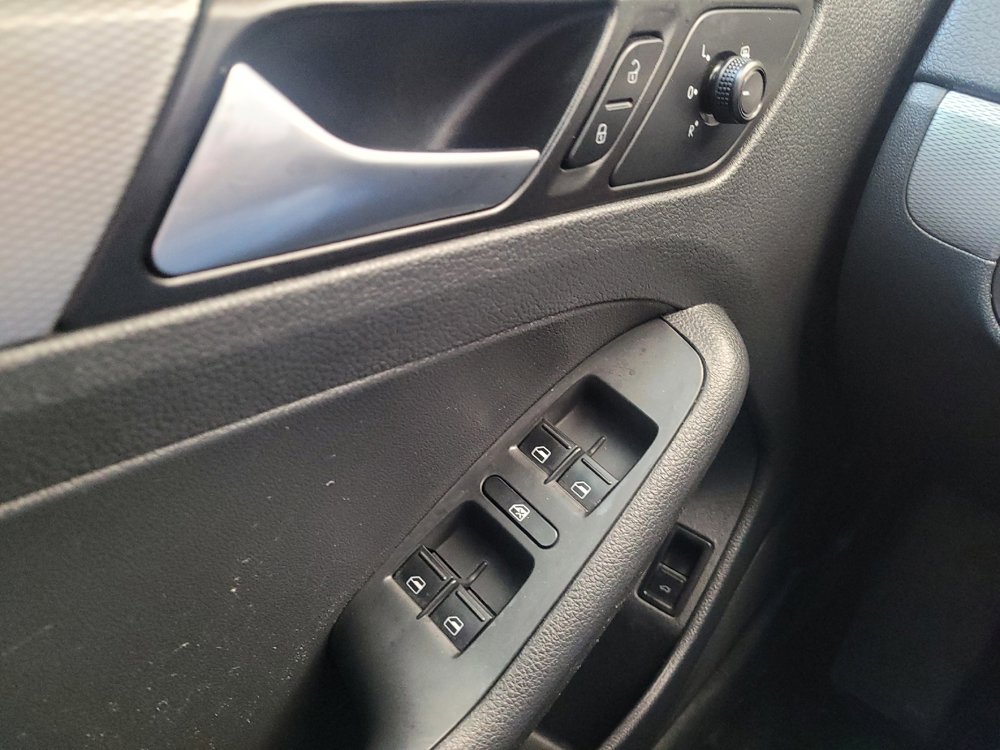 Used 2018 Volkswagen Jetta SE image 27