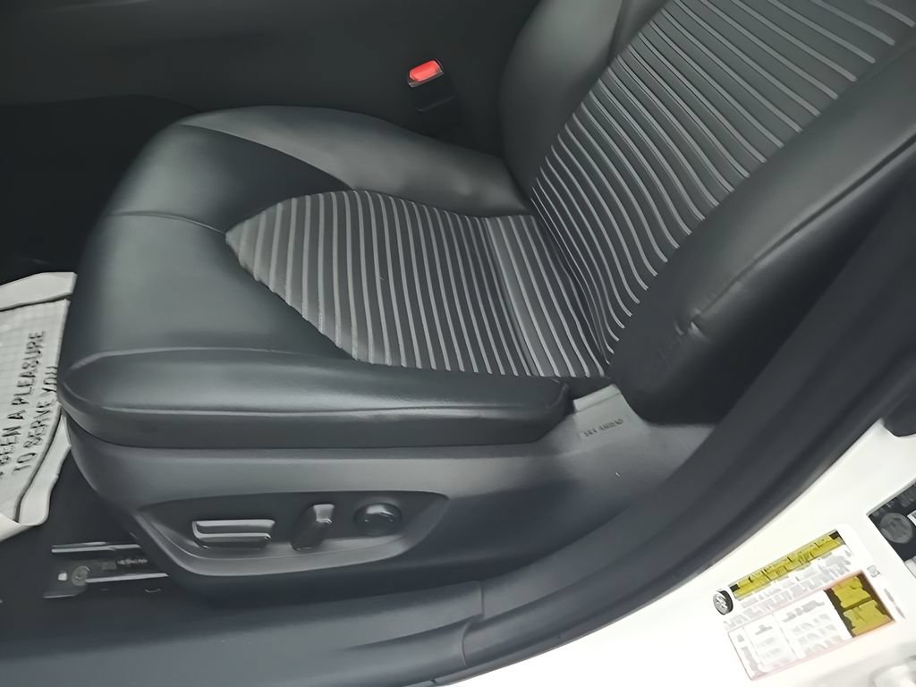Used 2023 Toyota Camry SE FWD image 12