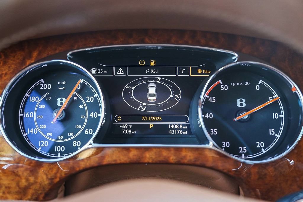 Used 2014 Bentley Mulsanne RWD image 26