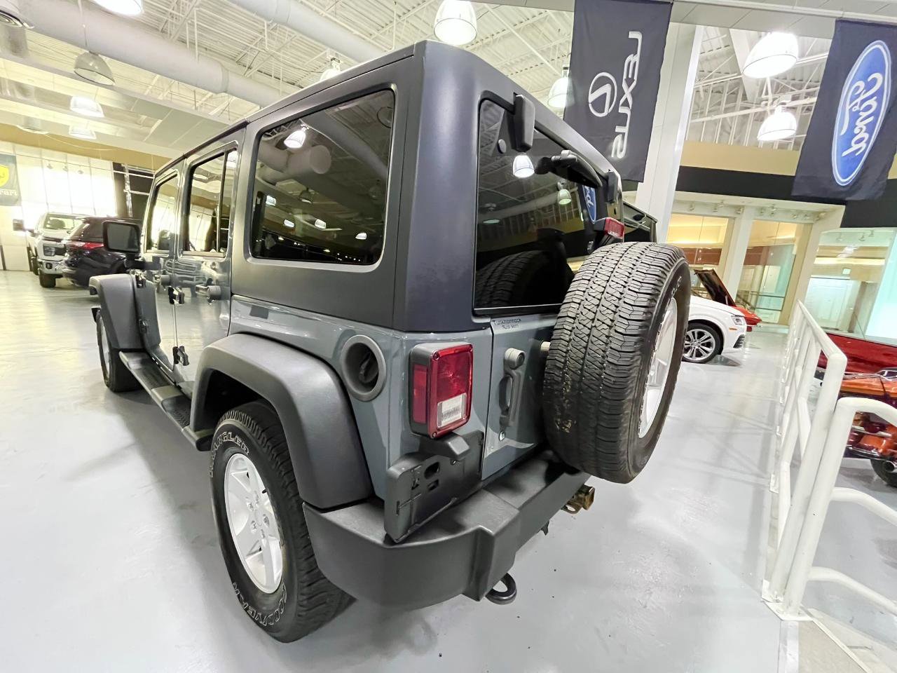 Used 2015 Jeep Wrangler Unlimited Sport w/ Quick Order Package 24S AWD/4WD image 6