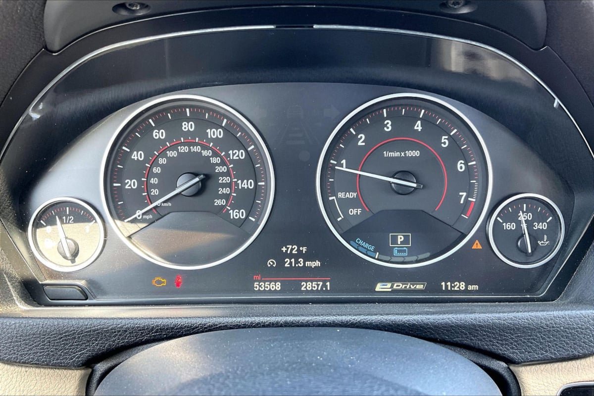 Used 2018 BMW 330e w/ Convenience Package RWD image 20