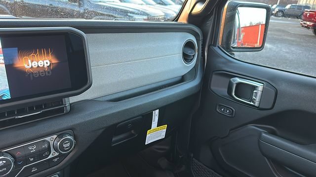 New 2026 Jeep Gladiator Sport AWD/4WD image 18