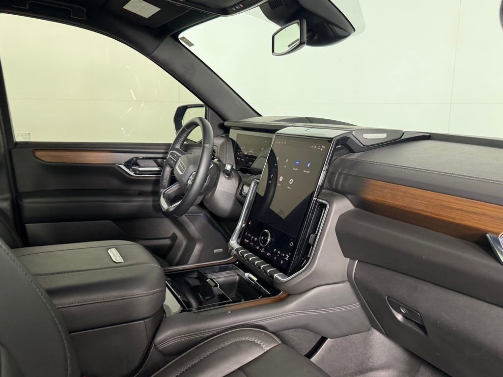 Used 2025 GMC Yukon Denali image 29