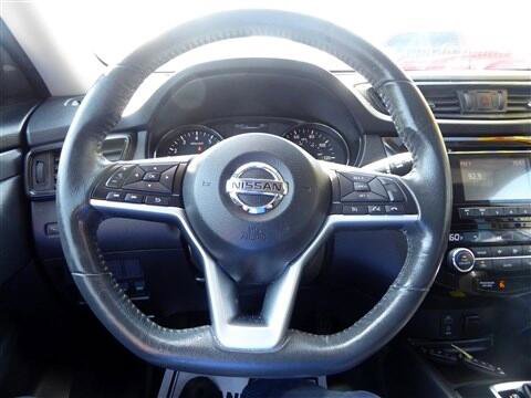 Used 2017 Nissan Rogue SV image 13