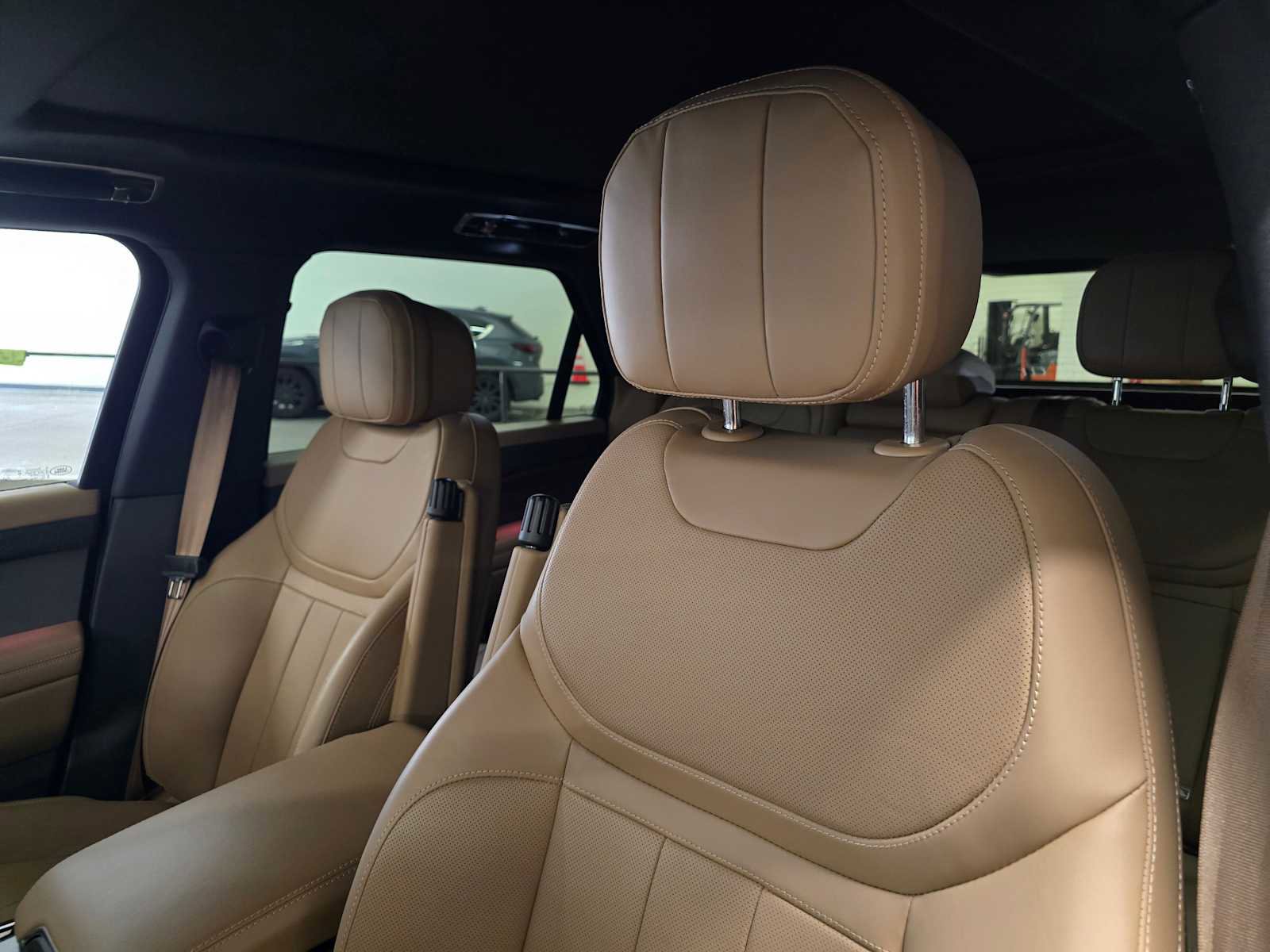 Used 2025 Land Rover Range Rover Sport SE AWD/4WD image 24
