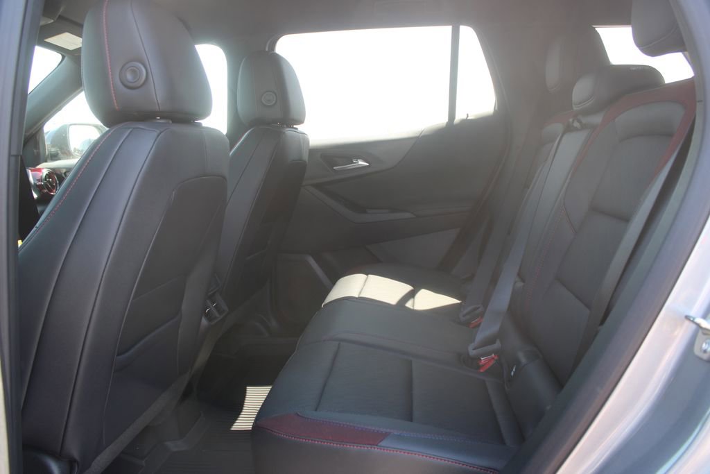 New 2026 Chevrolet Equinox ACTIV w/ Convenience Package III FWD image 24