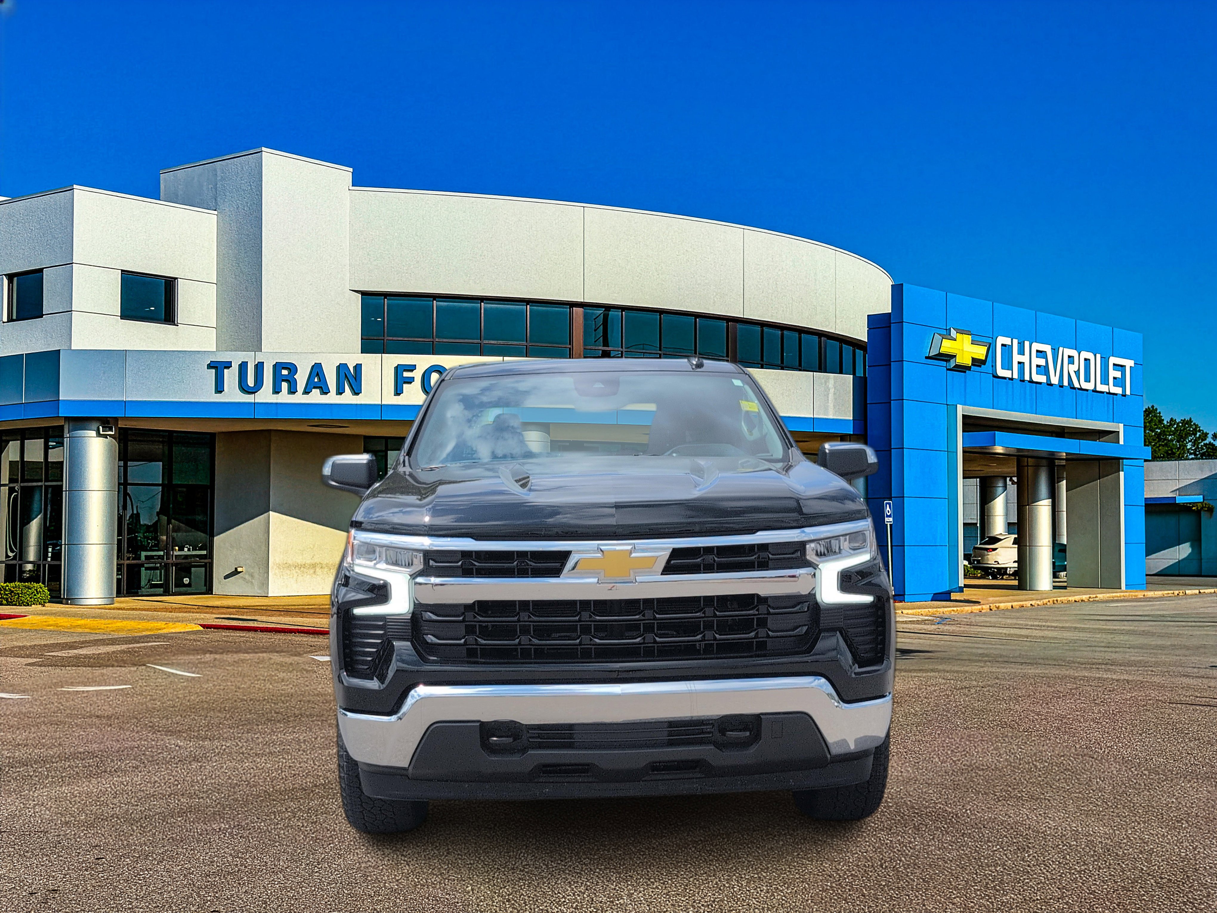 Used 2024 Chevrolet Silverado 1500 LT AWD/4WD image 9