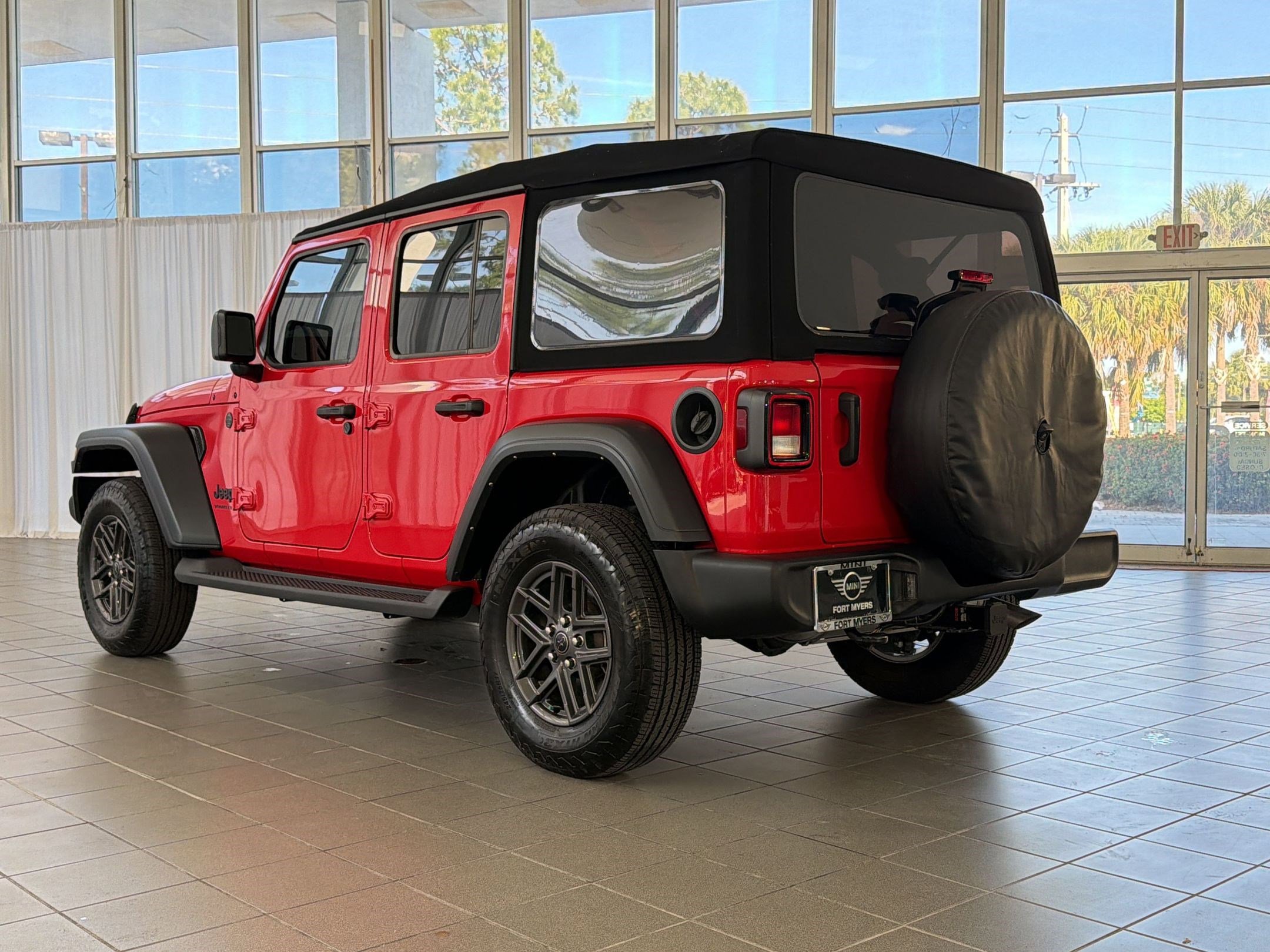 Used 2024 Jeep Wrangler Unlimited Sport AWD/4WD image 3