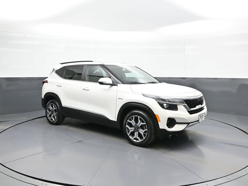 Certified 2022 Kia Seltos EX image 4