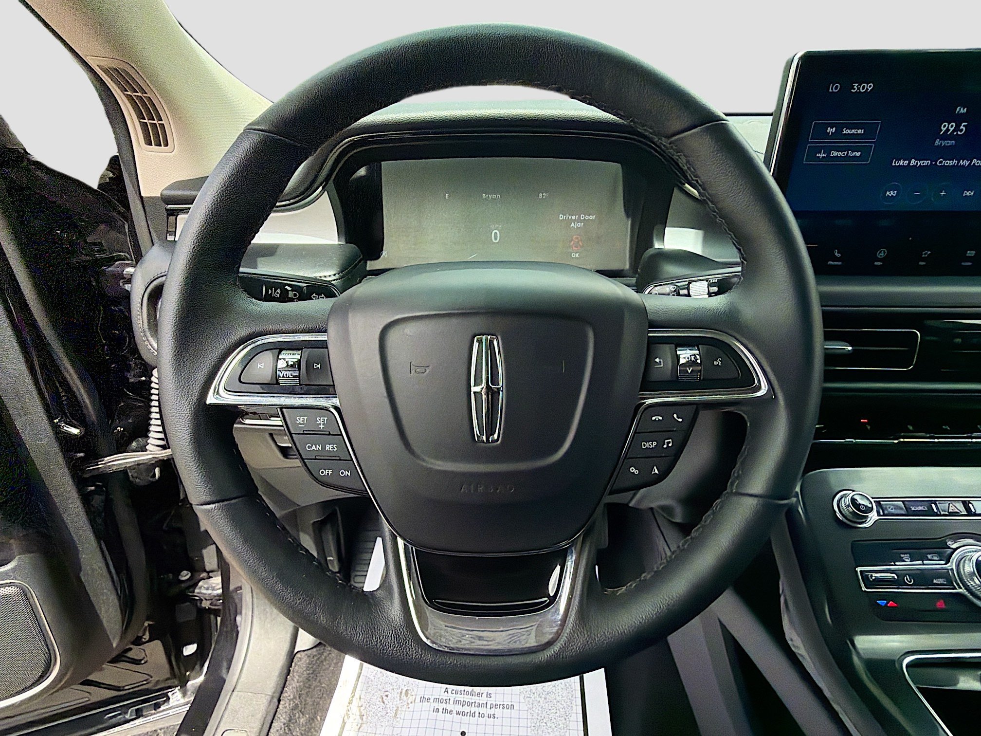 Used 2022 Lincoln Nautilus FWD w/ Premium Package image 38