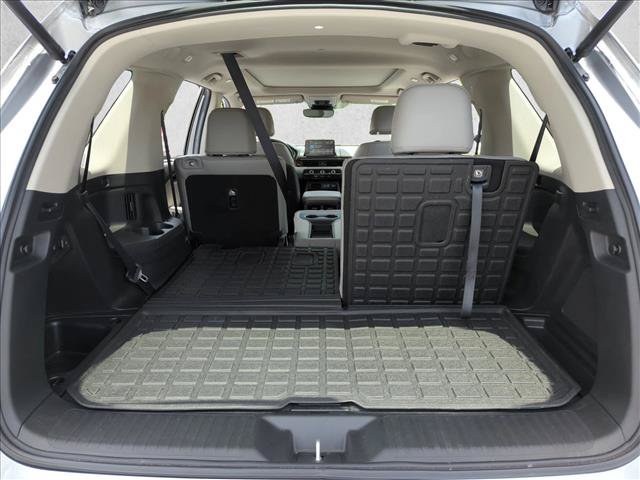 Used 2025 Honda Pilot Touring image 6